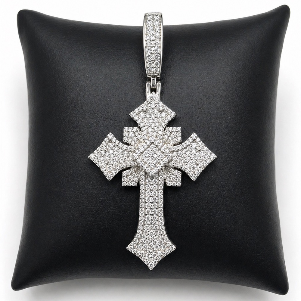 925 Sterling Silver 3.80CT MOISSANITE ICED-OUT Cross Men’s Pendant